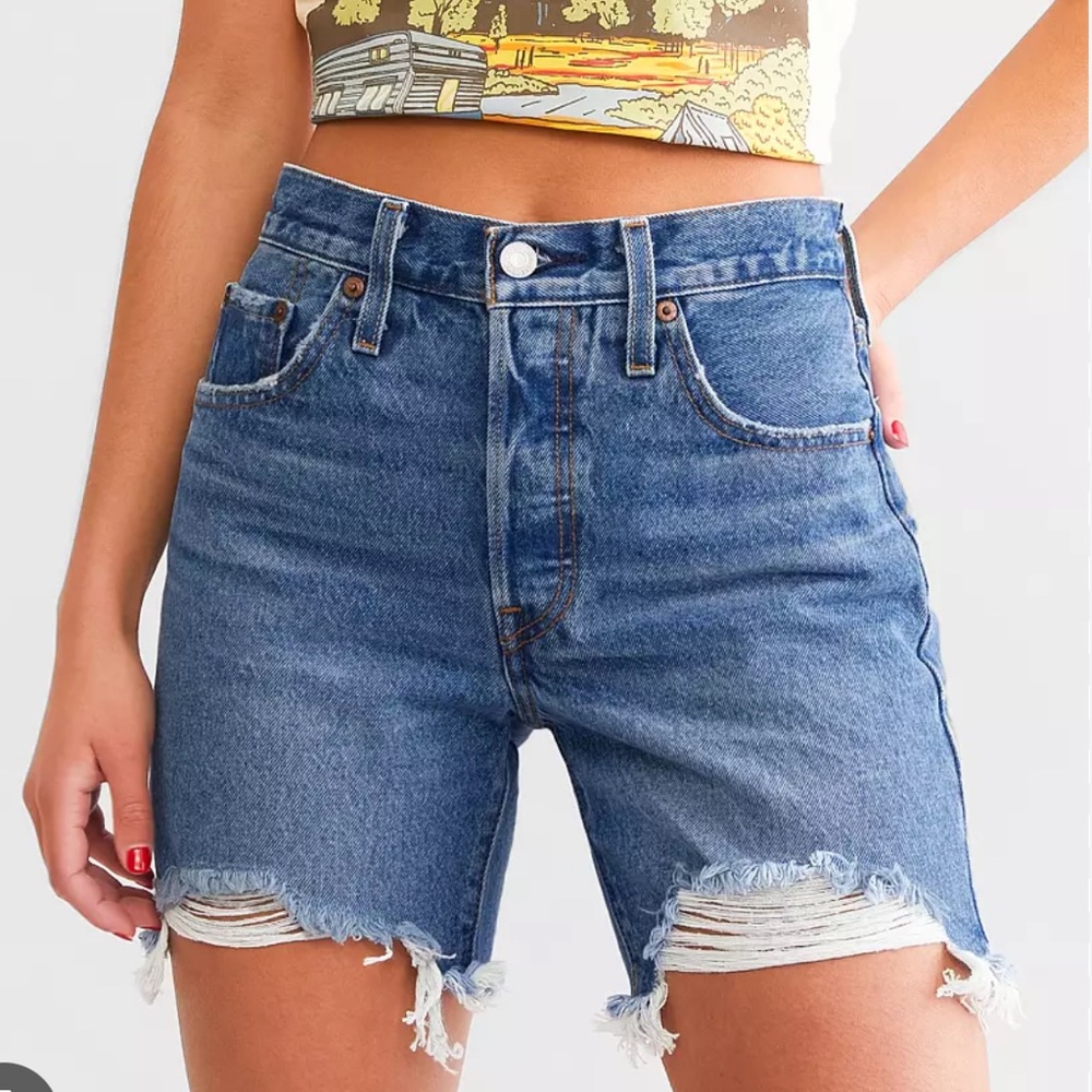 Levi 501® Mid Thigh Short Distressed Blue jeans sz 28